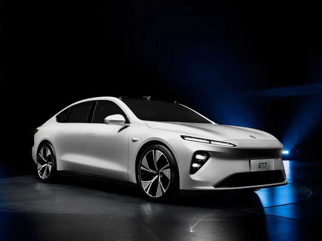 Electric Cars with the Longest Battery Life in 2025: Low Degradation, Real Data & Mechanic Insights